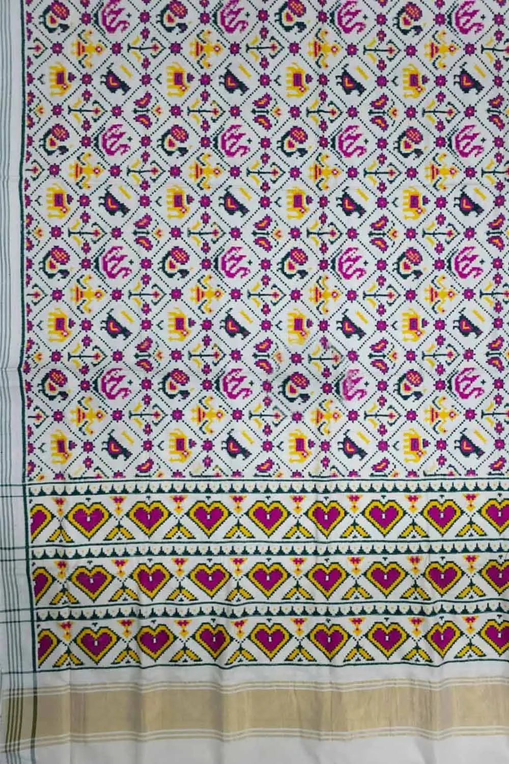 Elegant Off White Patan Patola Silk Saree