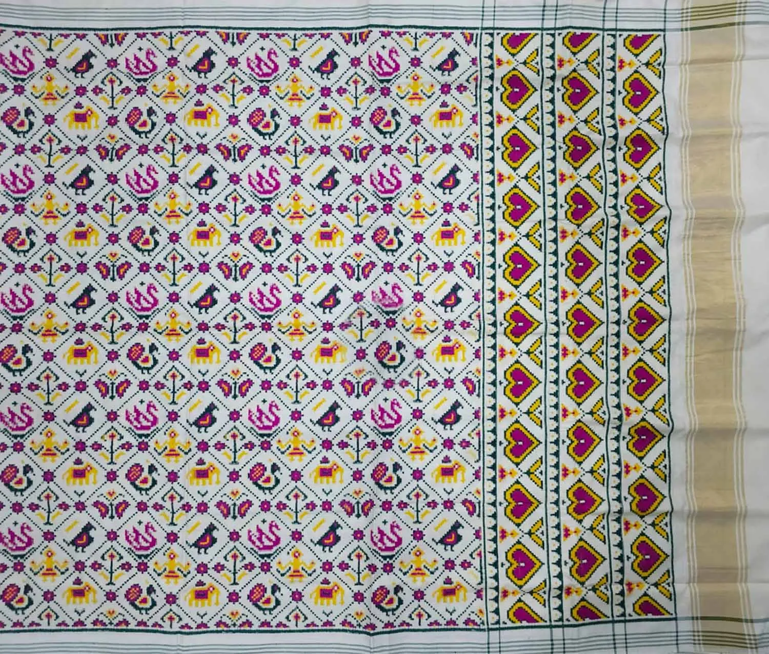 Elegant Off White Patan Patola Silk Saree